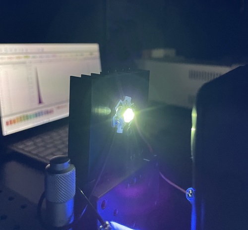 分光放射照度計GL SPECTIS 1.0 Touch 紫外LED測定